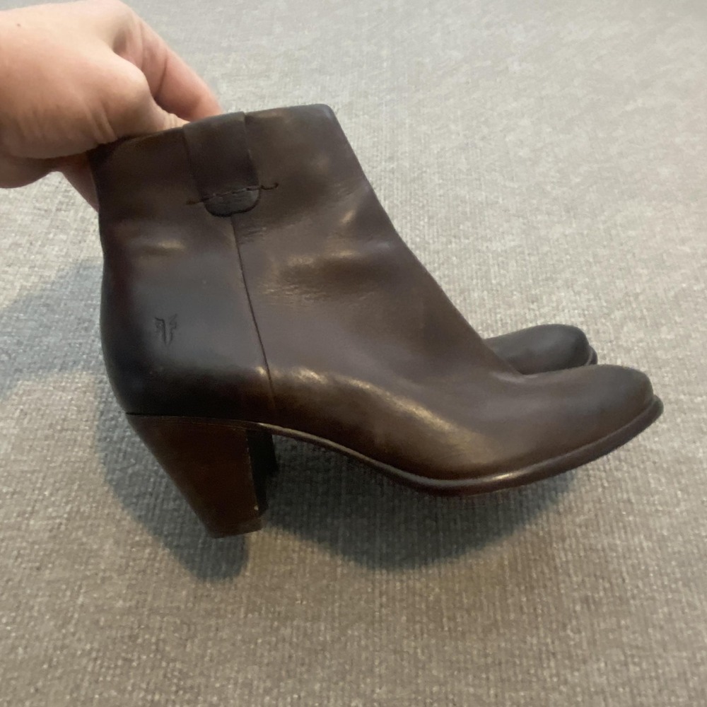 Frye Booties Womens Size 7 Brown Leather Ankle Zip Block Heel Round Toe Classic